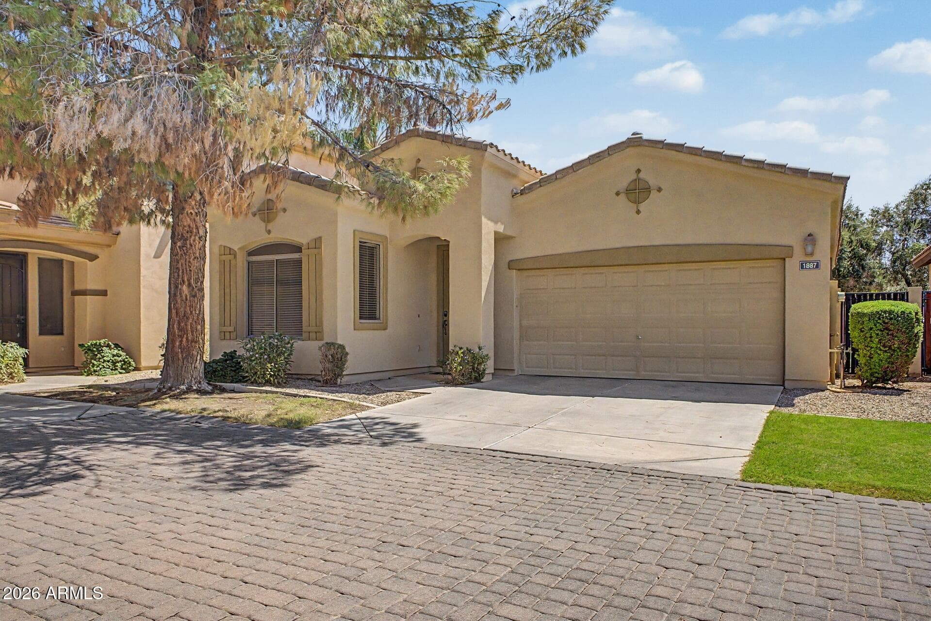 1887 W PERIWINKLE Way — photo 4 of 31