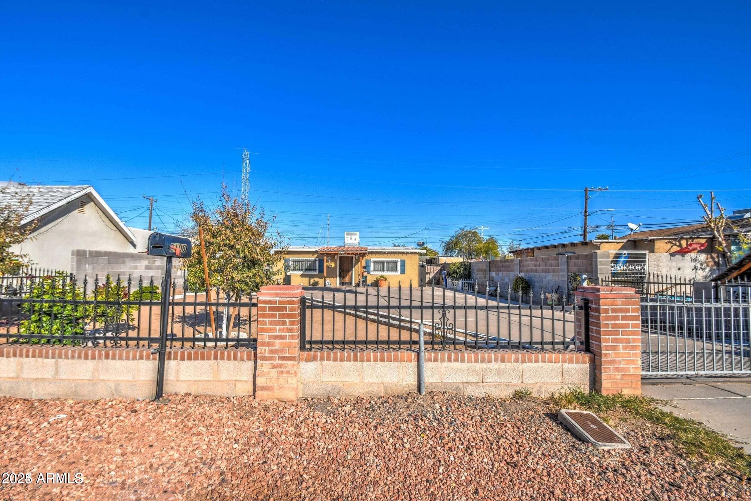 2108 W HADLEY Street — photo 1 of 6