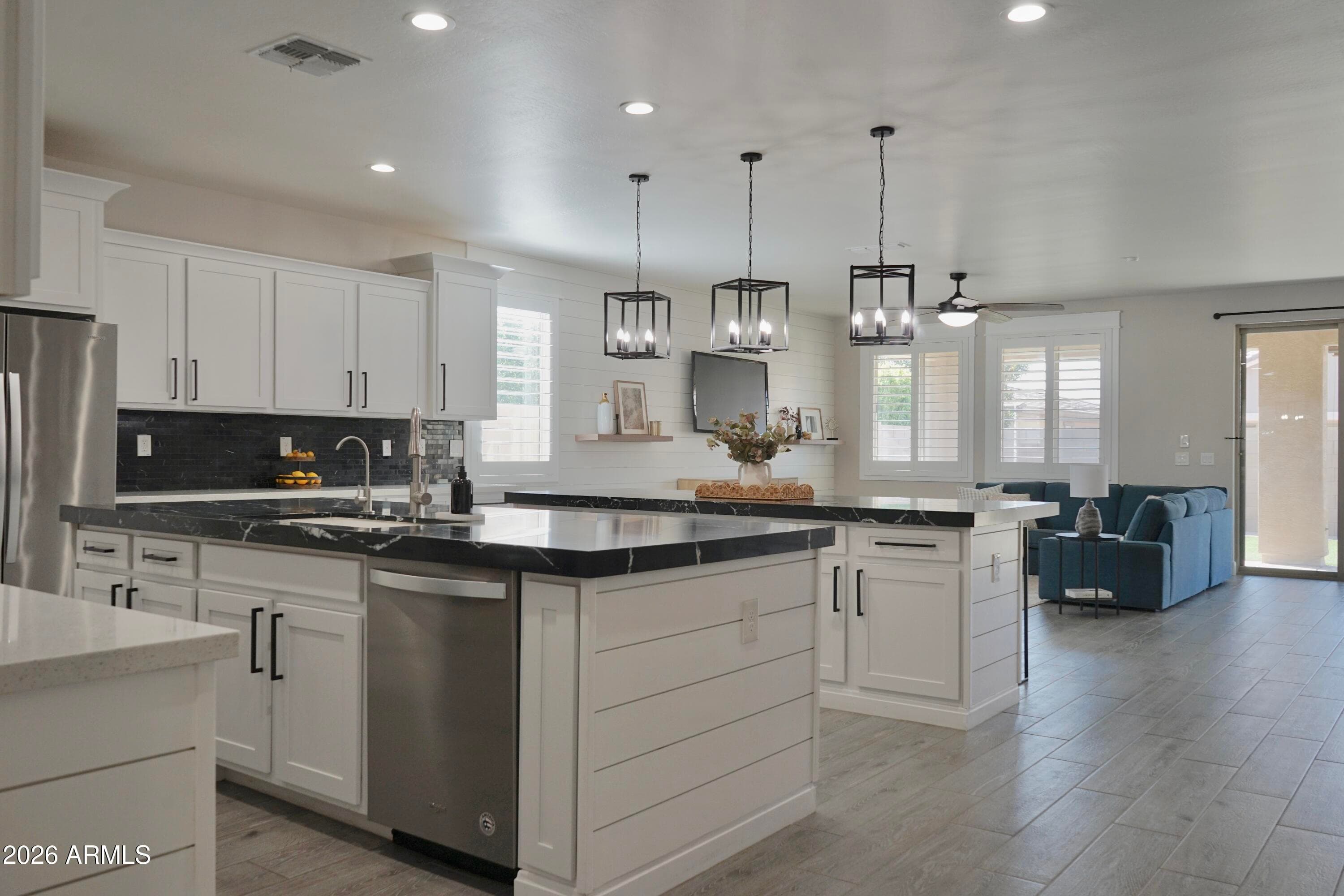 23137 E CAMINA BUENA Vista — photo 4 of 38