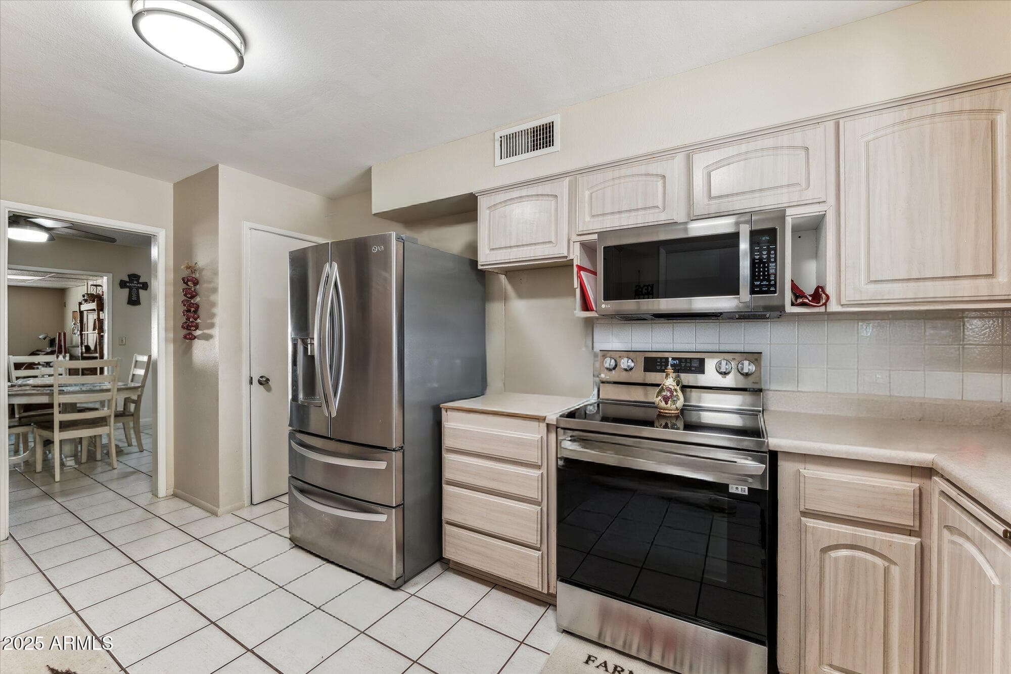 11002 W DEANNE Drive — photo 4 of 12