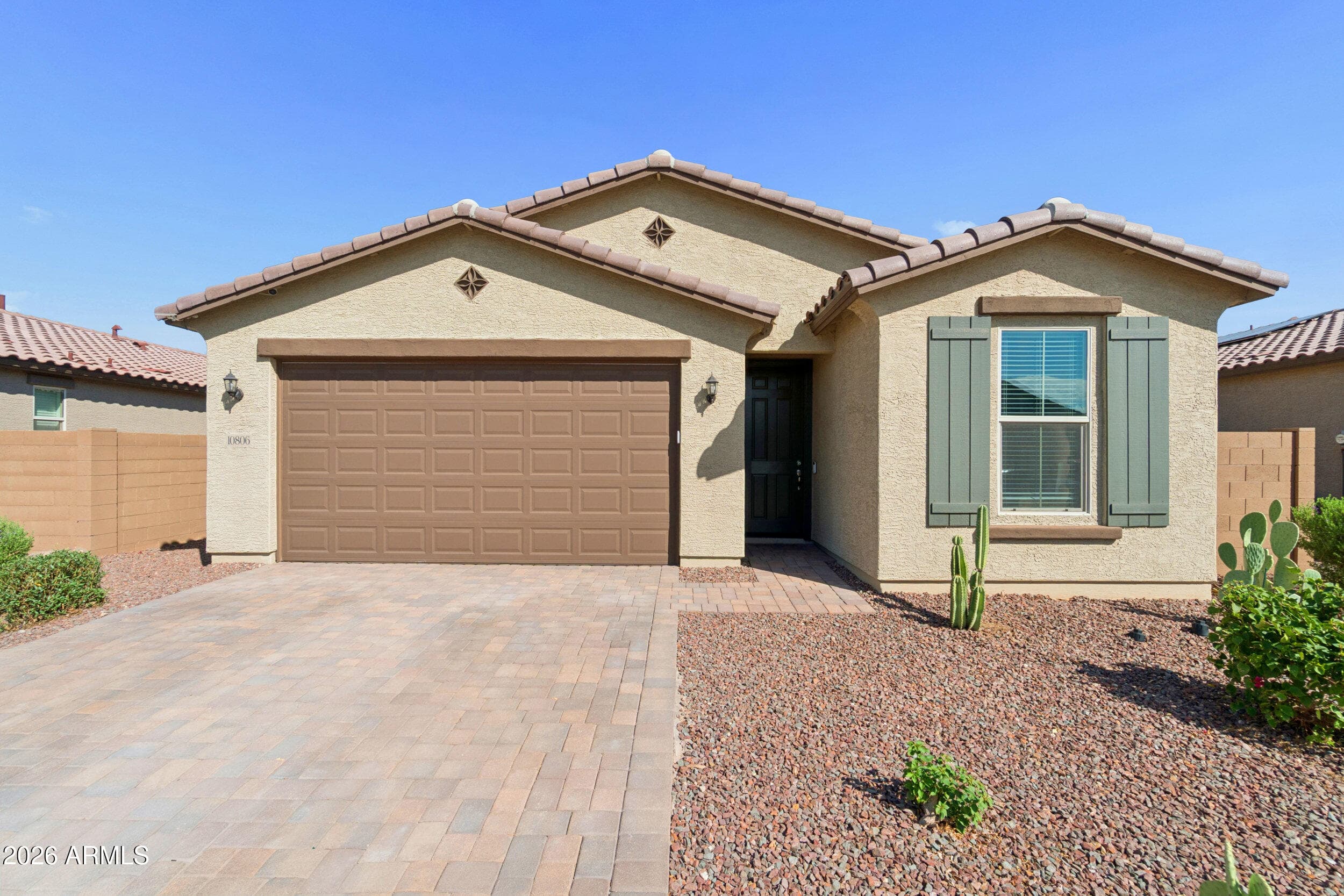 10806 W TONTO Street — photo 2 of 38