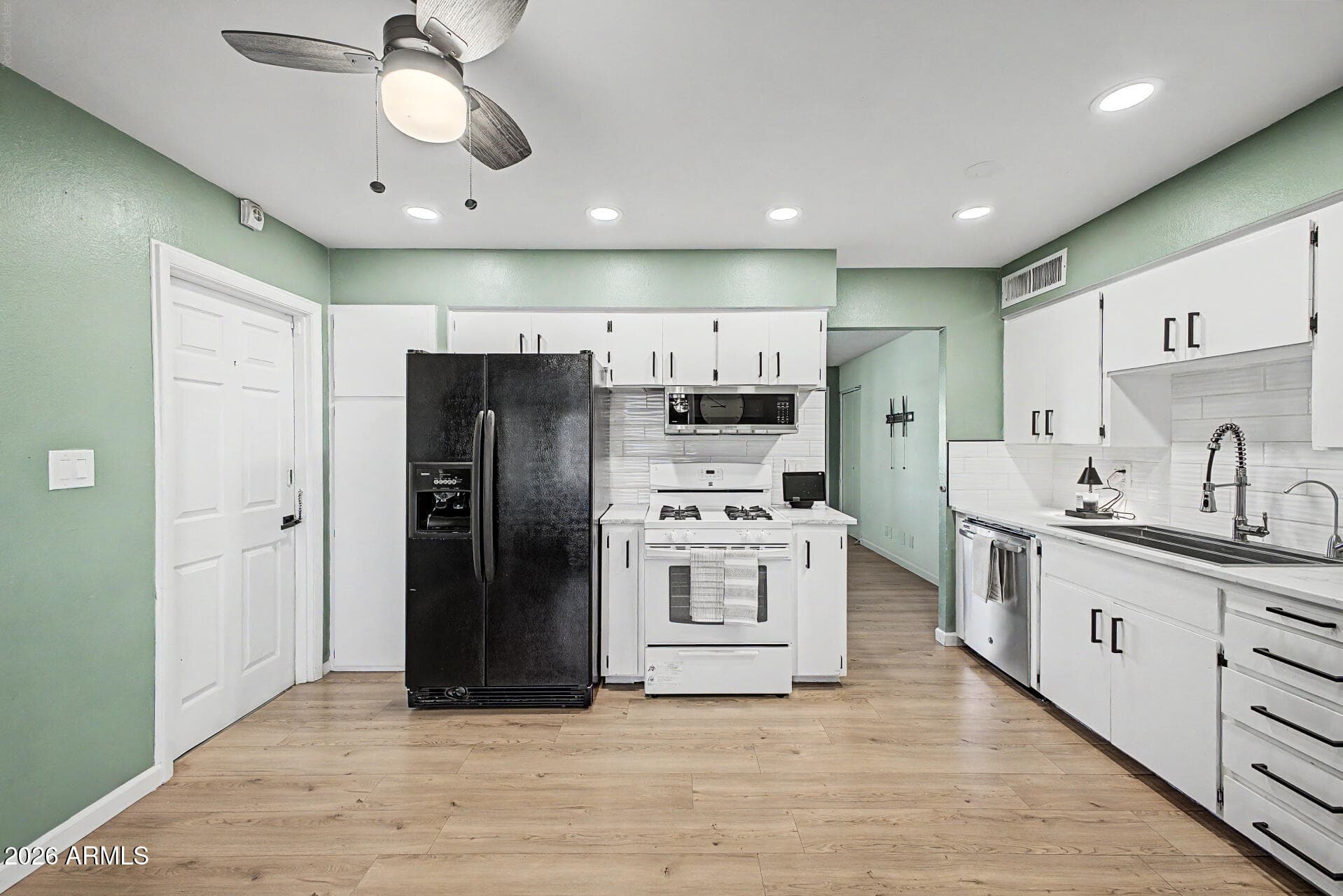 2045 W CHOLLA Street — photo 1 of 23