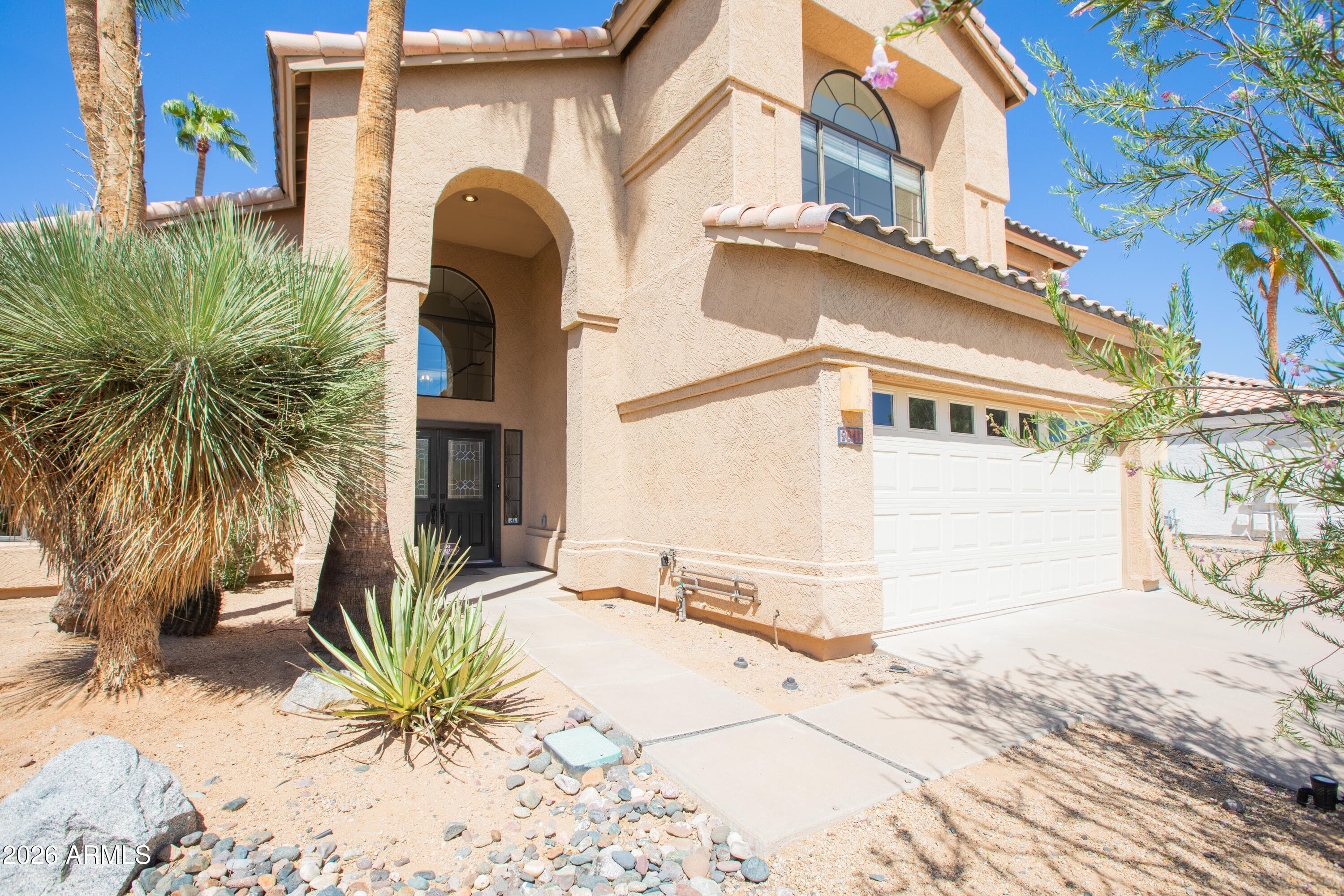9048 E BLANCHE Drive — photo 3 of 41