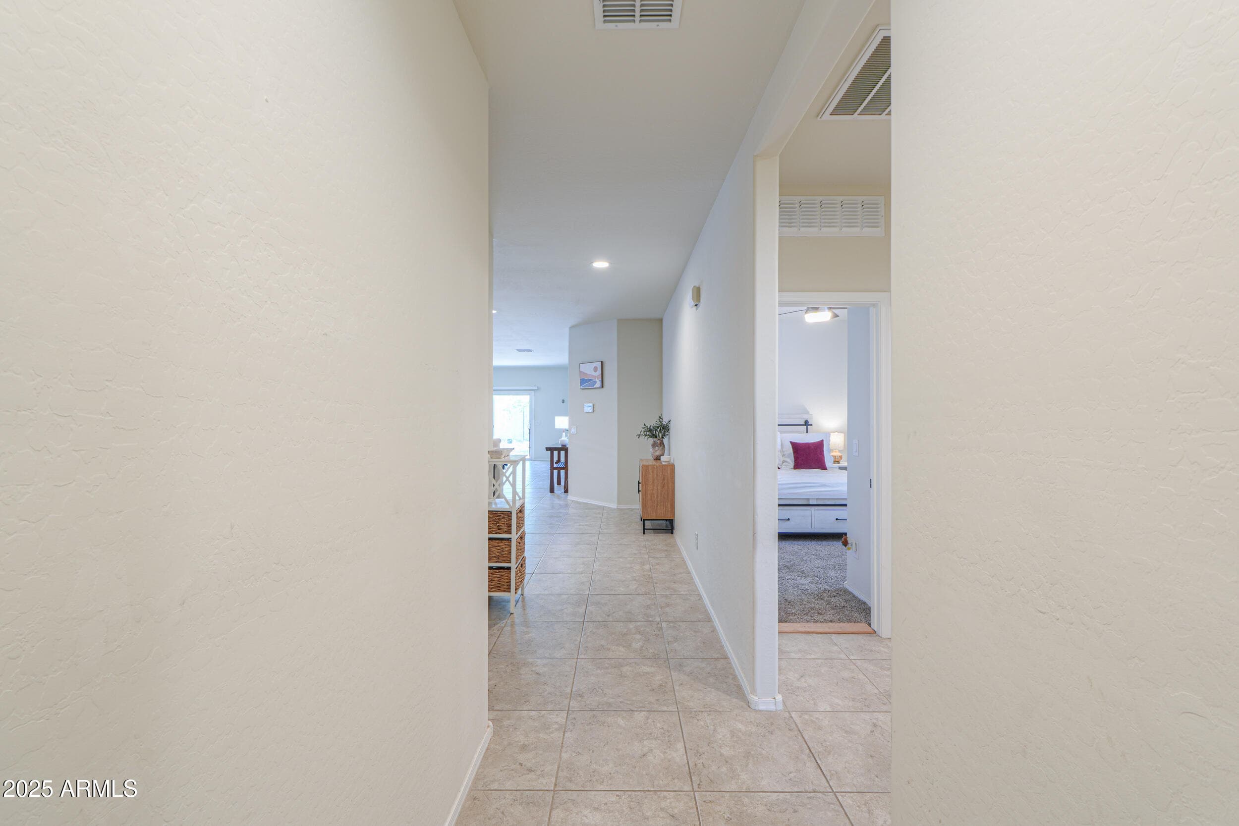 36467 W PAMPOLOMA Avenue — photo 5 of 40