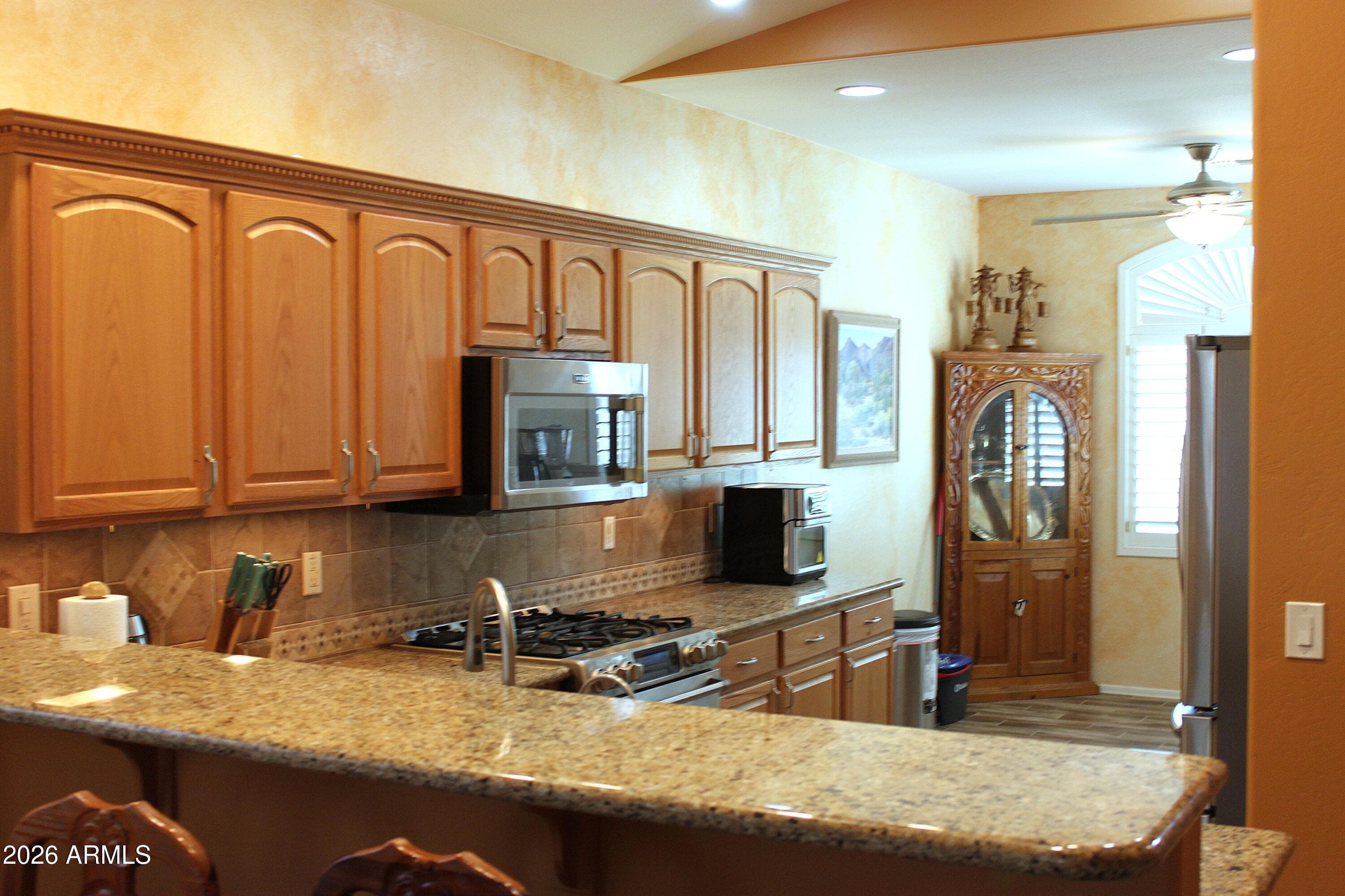 17210 W ELM Street — photo 3 of 35