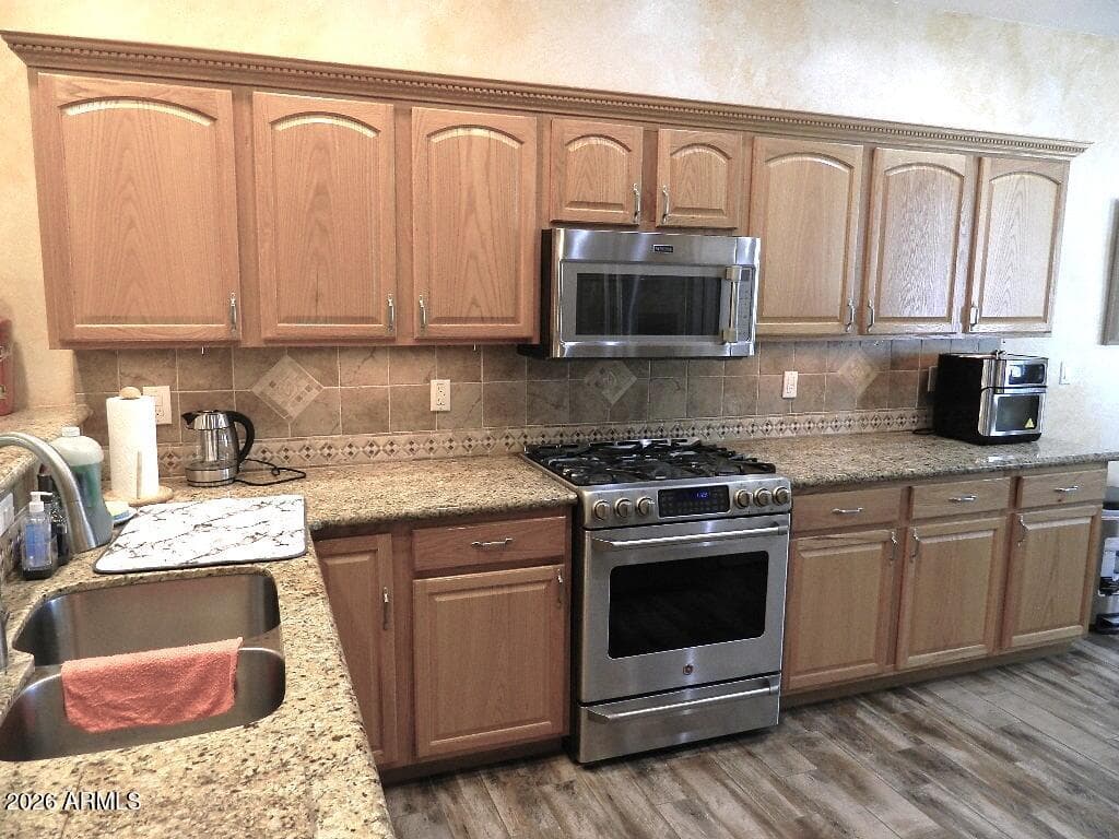 17210 W ELM Street — photo 4 of 35