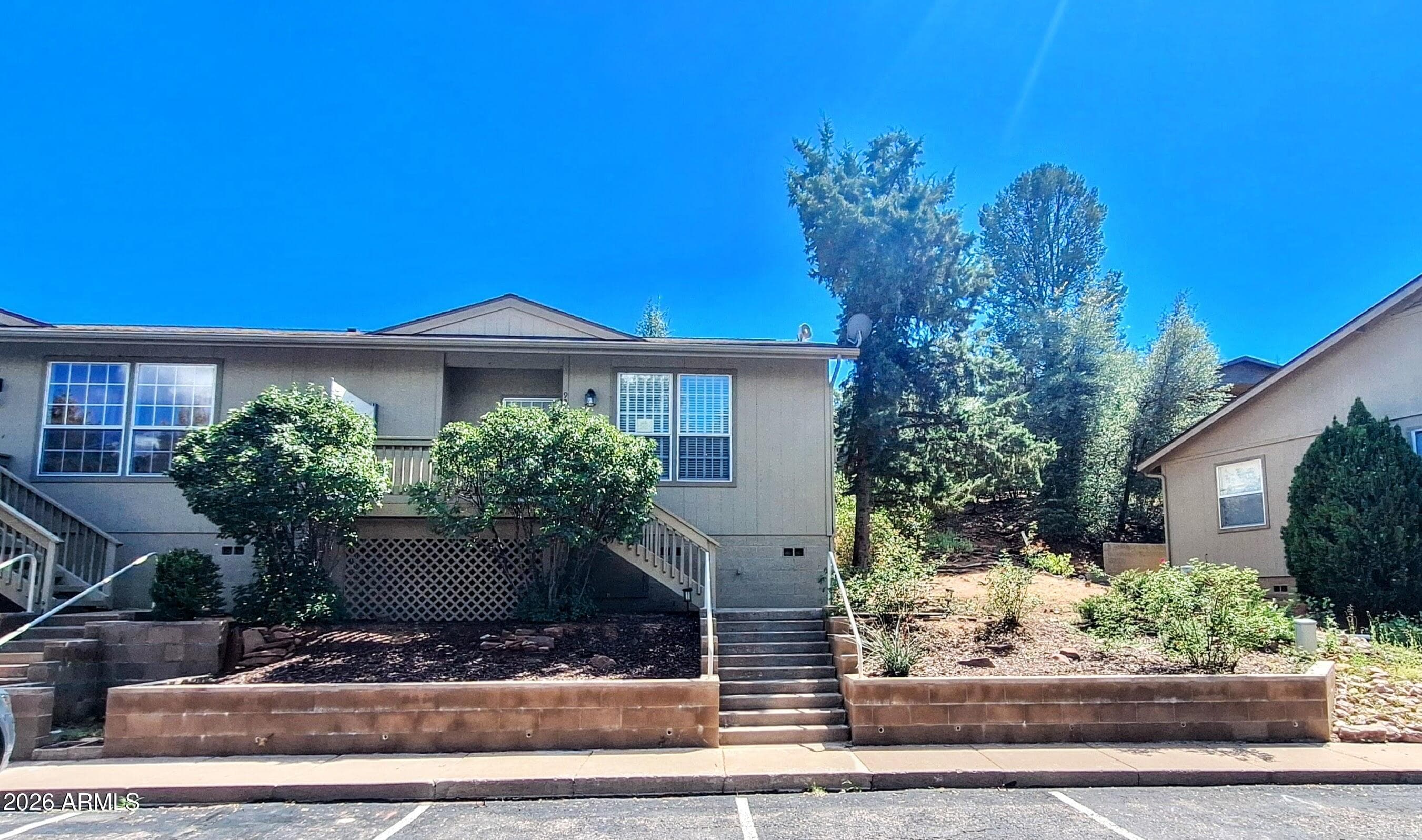 923 W MADERA Lane — photo 1 of 15