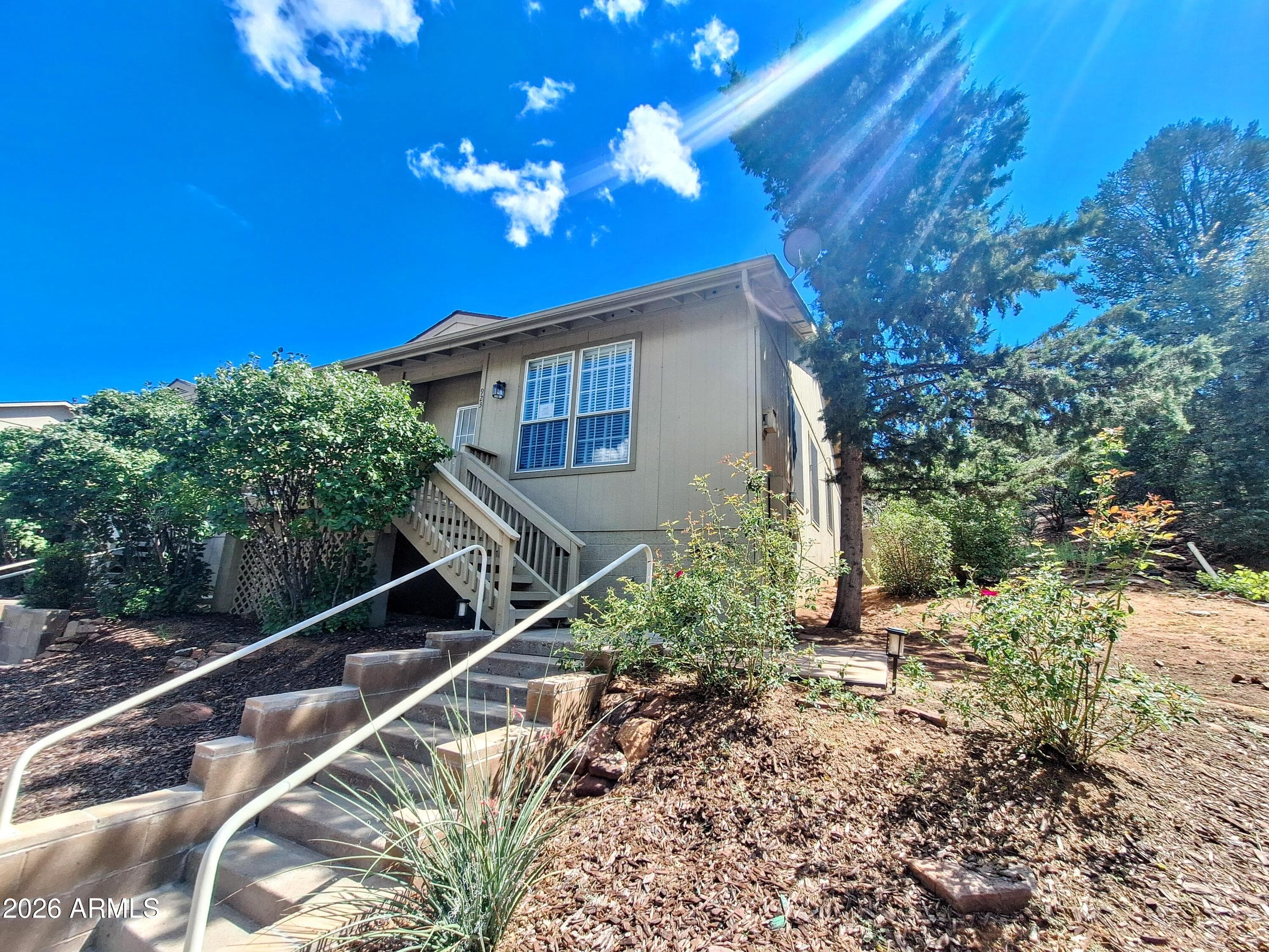 923 W MADERA Lane — photo 2 of 15