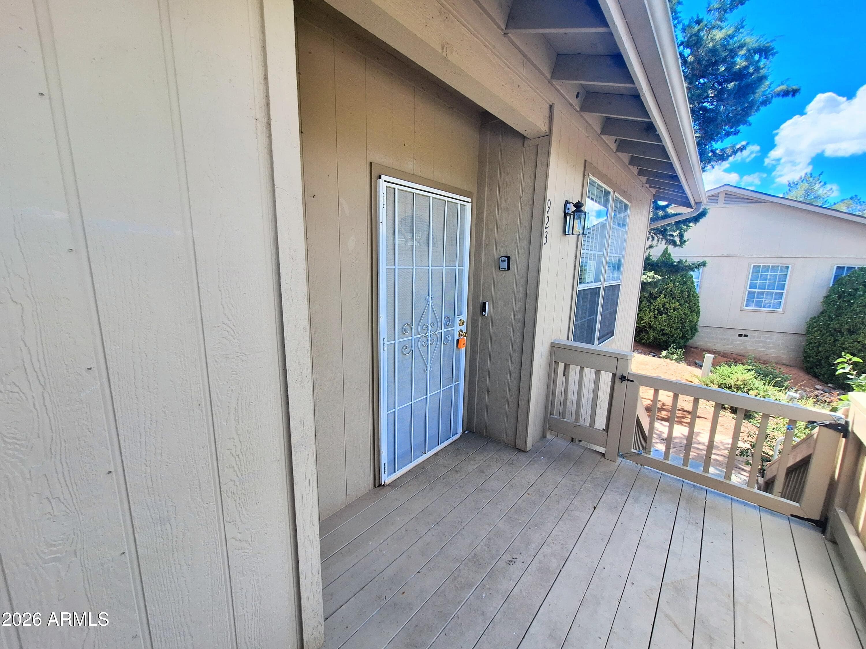 923 W MADERA Lane — photo 4 of 15