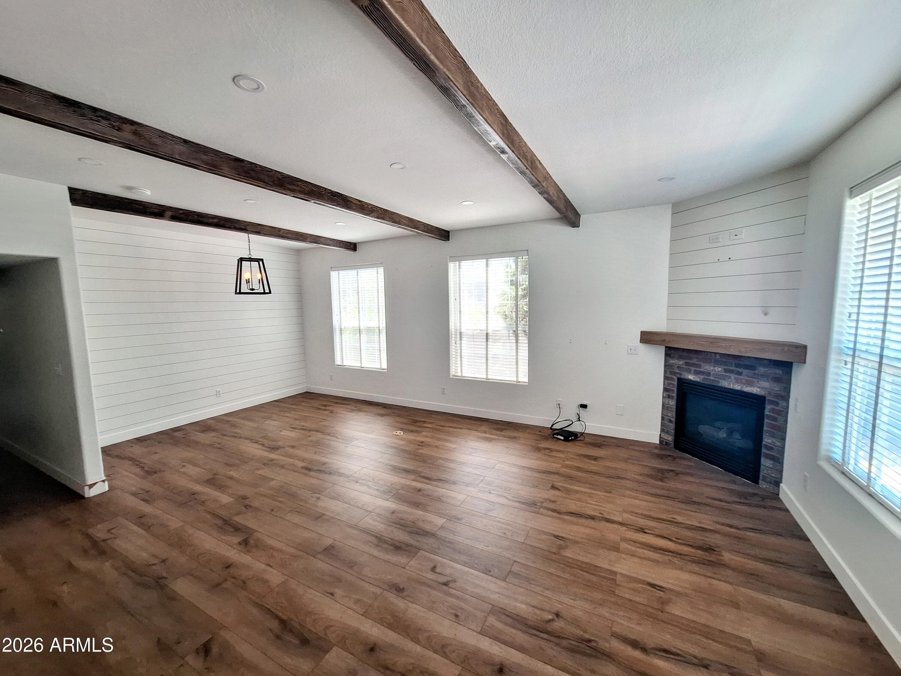 923 W MADERA Lane — photo 5 of 15