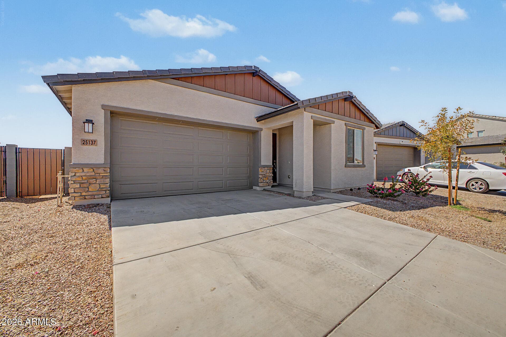 25137 W WAYLAND Drive — photo 3 of 35