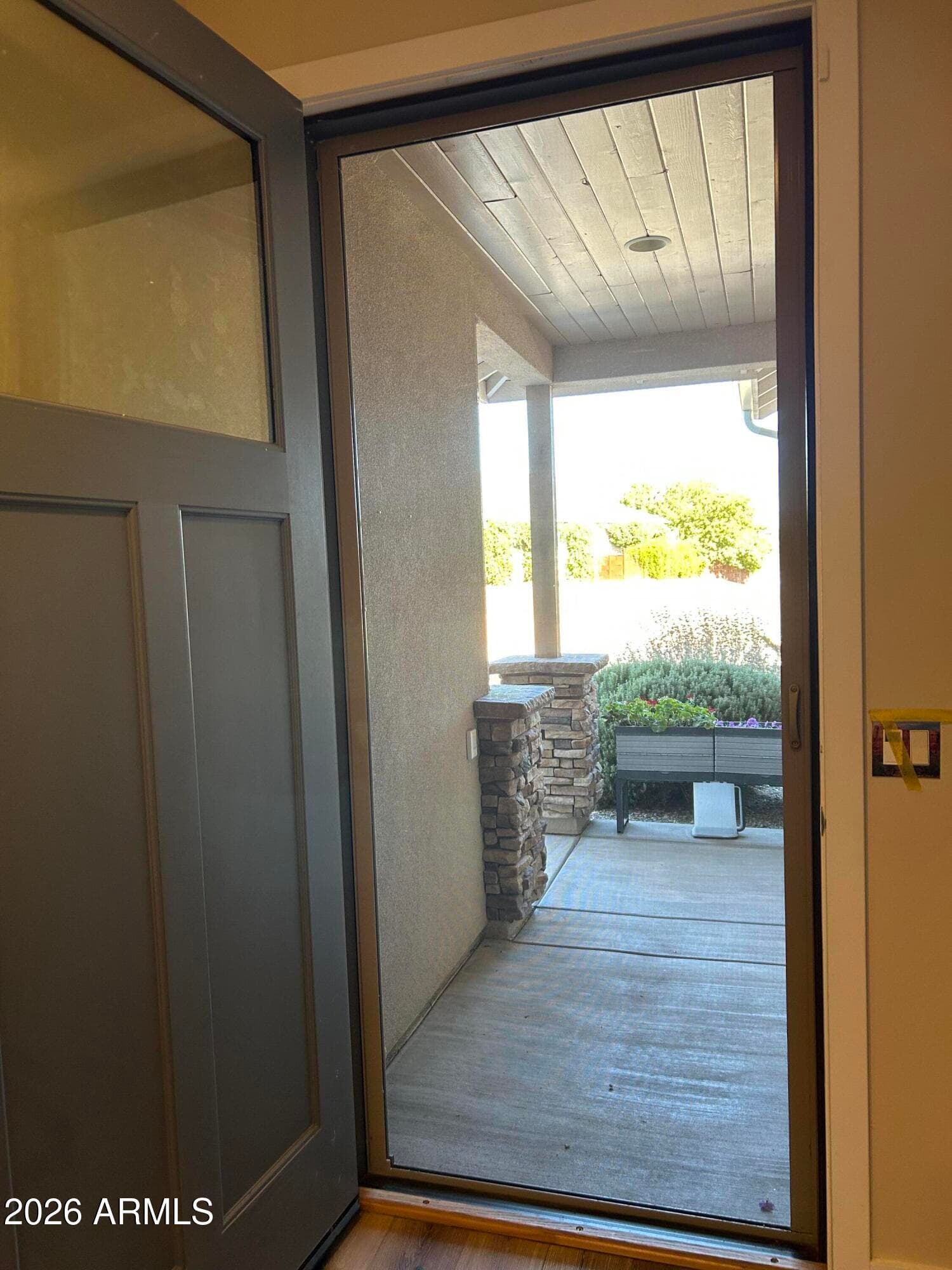 1505 CHATEAU Drive — photo 3 of 38