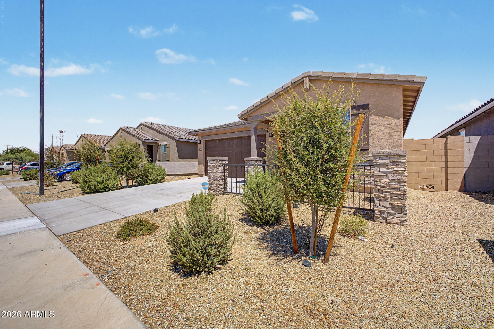 24246 W HOPI Street — photo 5 of 39