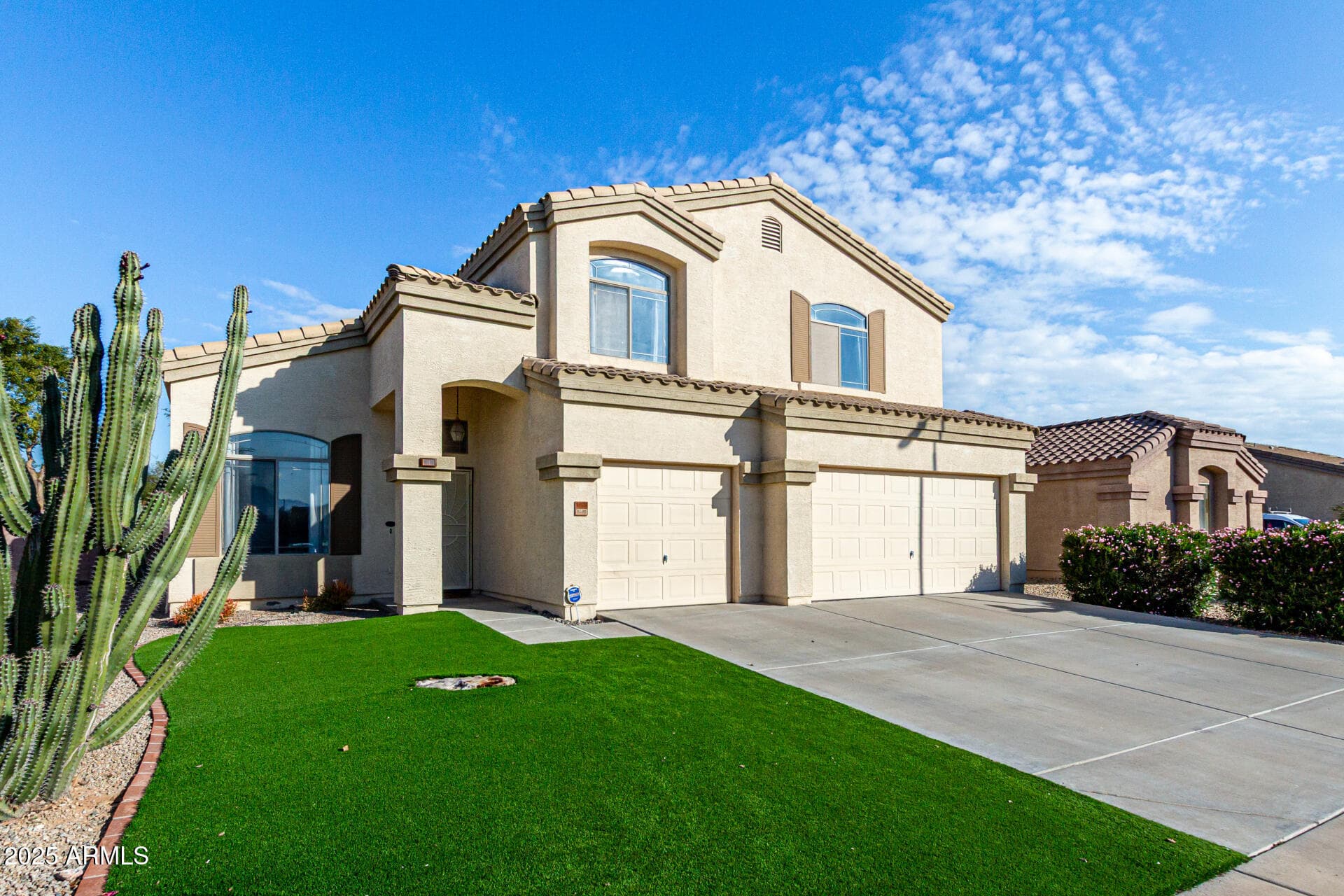 10536 W MAGNOLIA Street — photo 1 of 63