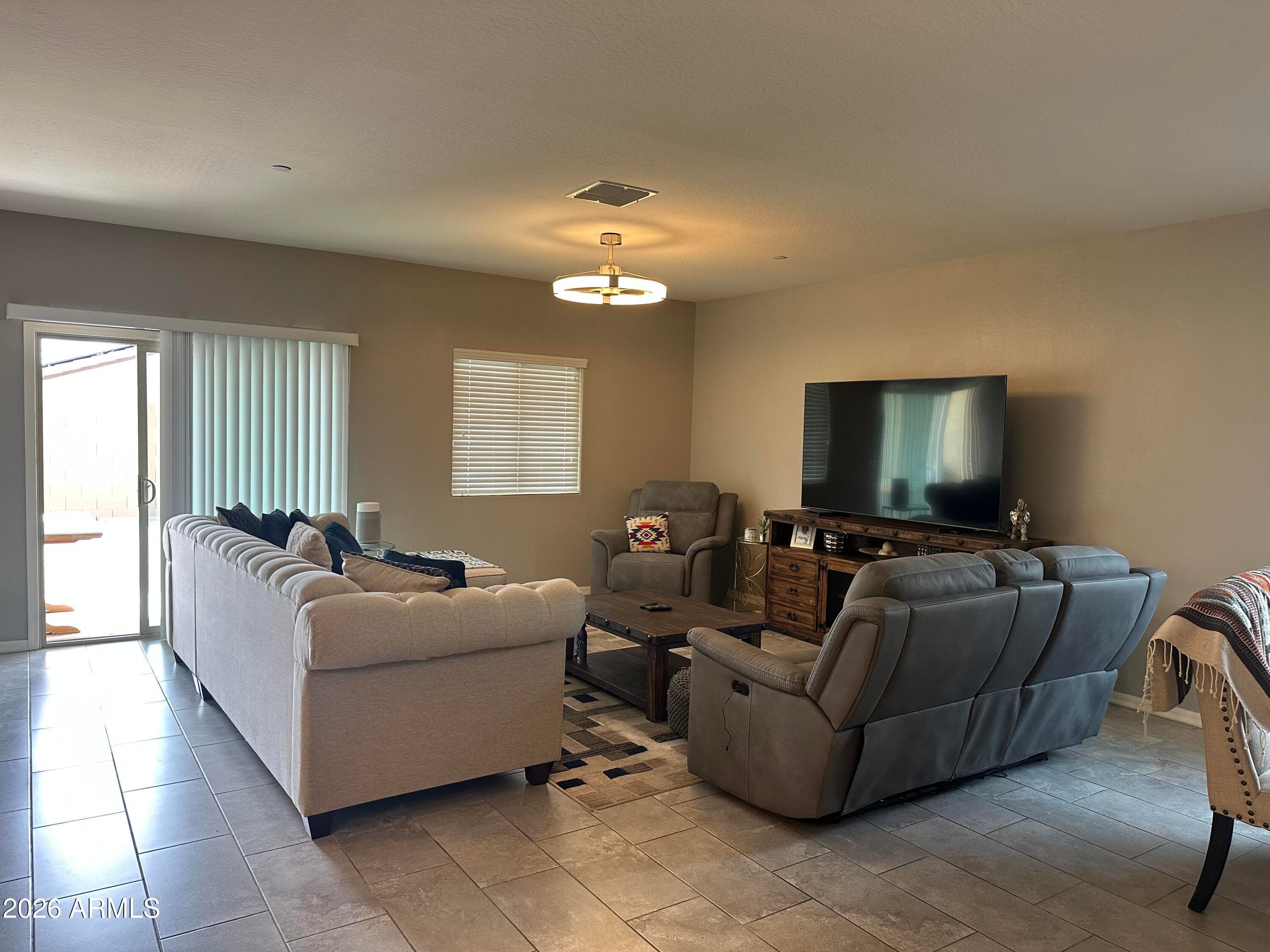 21131 W HUBBELL Street — photo 4 of 25