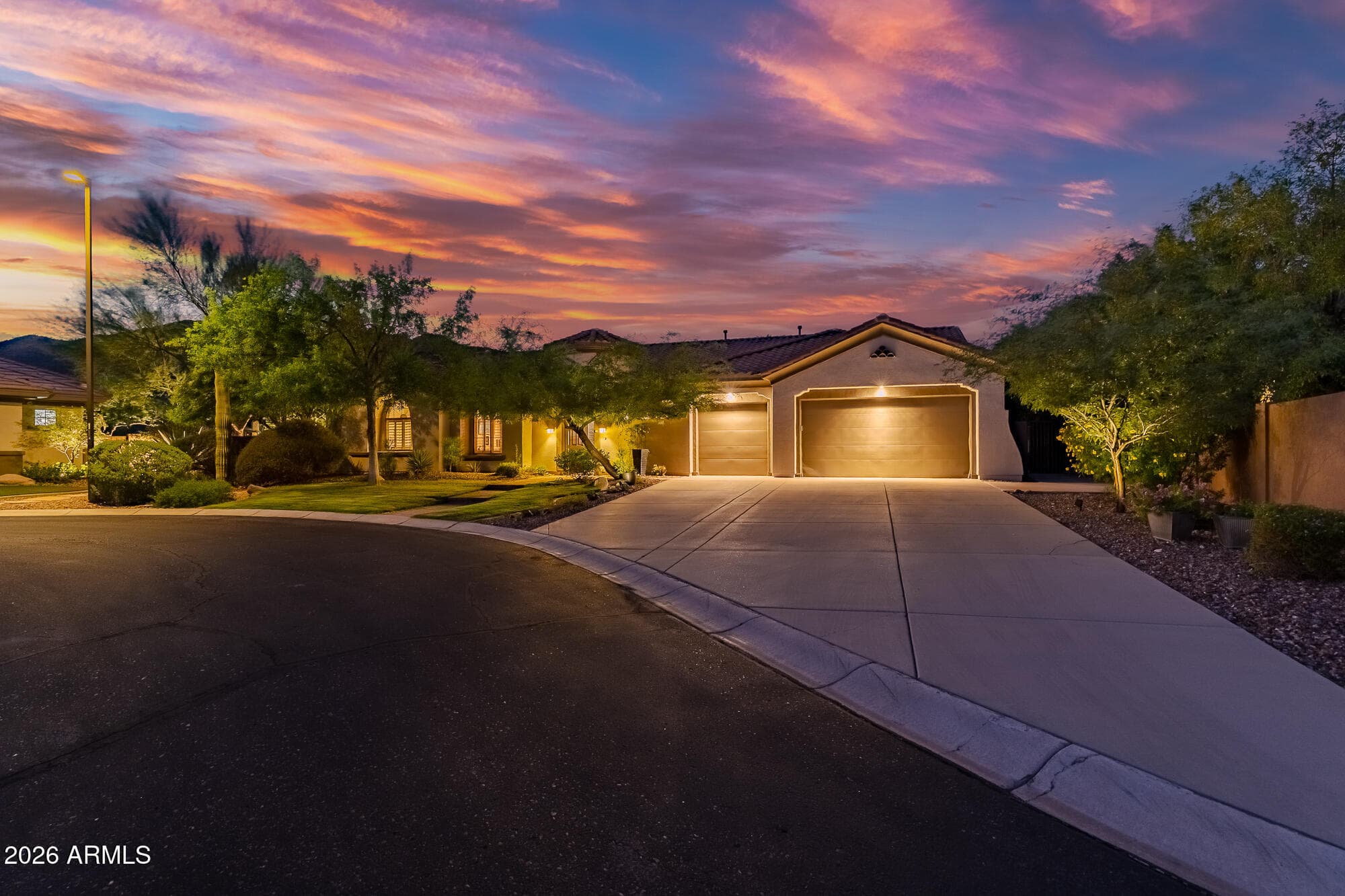 1813 W CAMARGO Court — photo 1 of 70