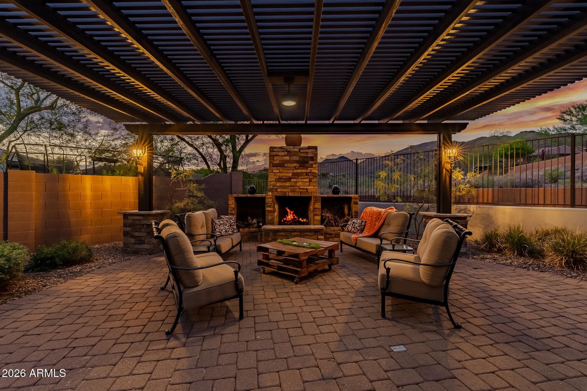 1813 W CAMARGO Court — photo 3 of 70
