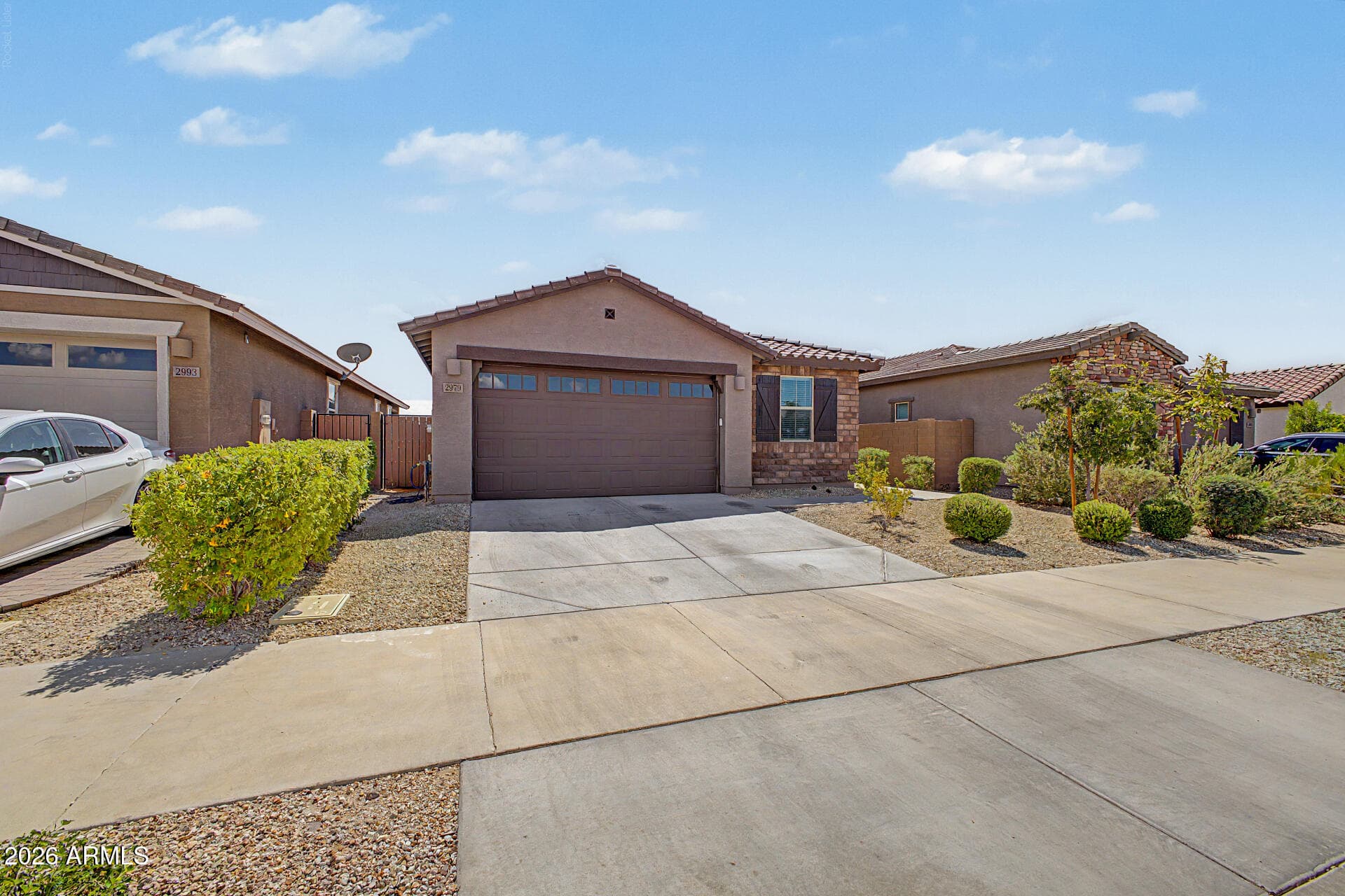 2979 E YUMA Avenue — photo 3 of 36