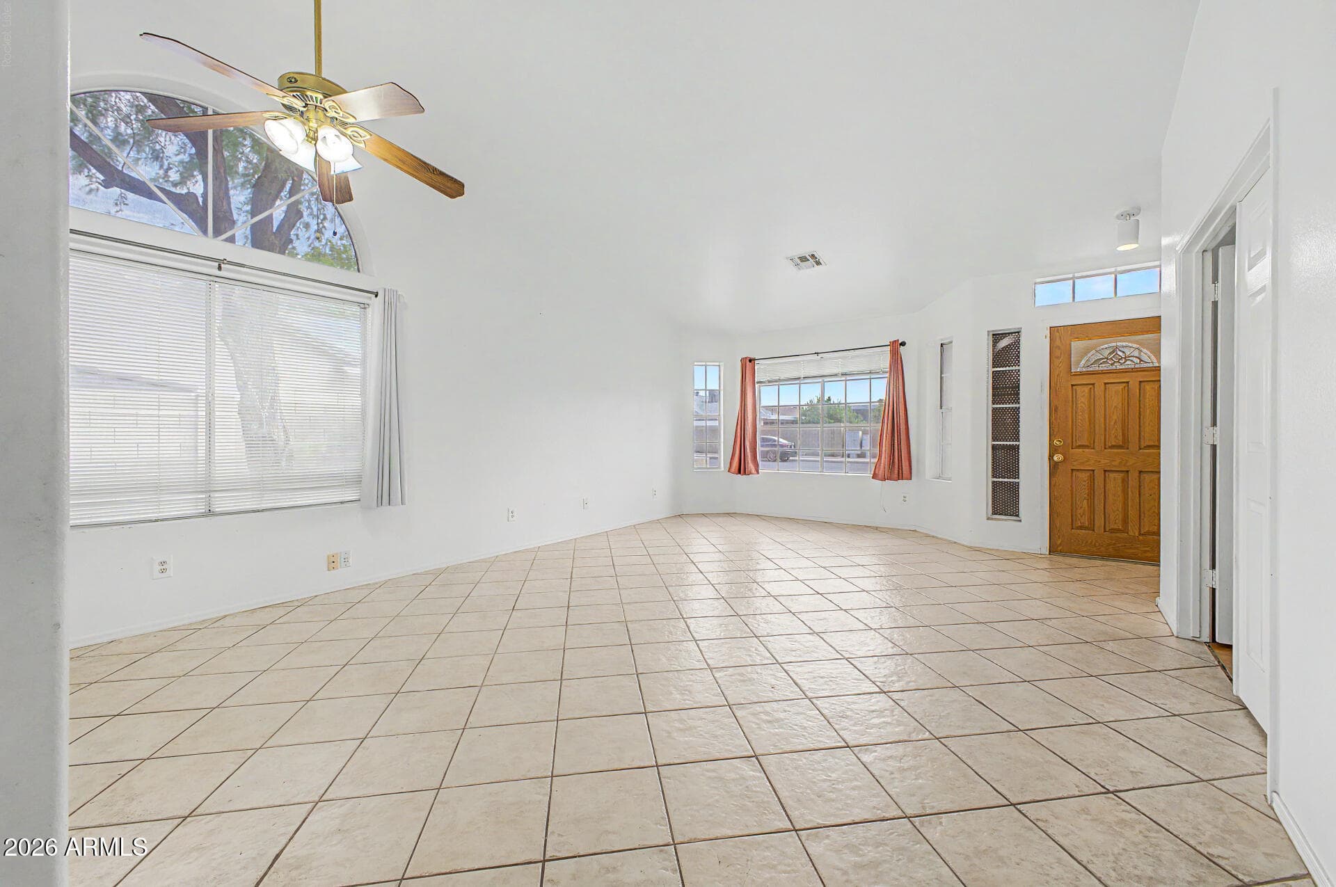 6234 N 88TH Lane — photo 3 of 34